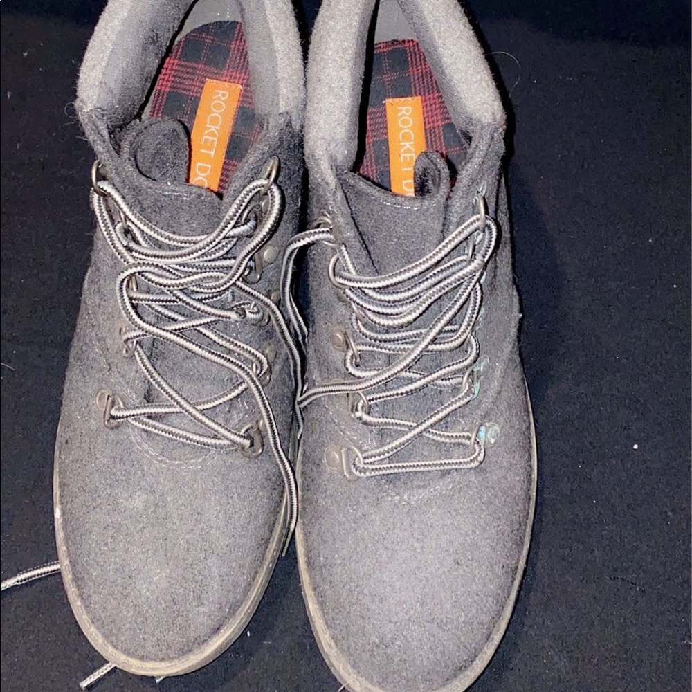 Boots/ gray fuzzy